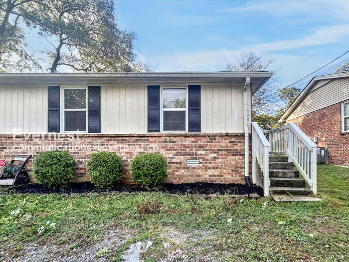 Building Photo - 1176 Sioux Terrace