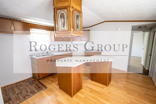 Building Photo - 388 S Chavis Rd