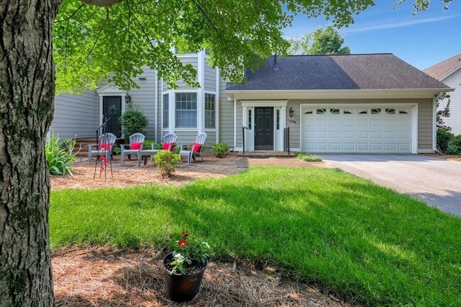 Primary Photo - 1284 Heritage Landing Dr