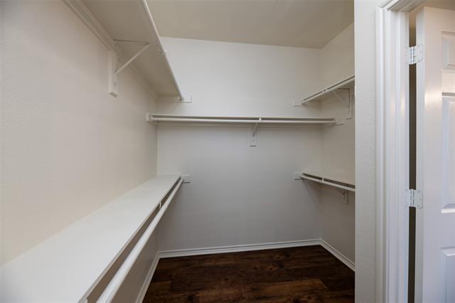 Building Photo - 5621 Old Orchard Dr