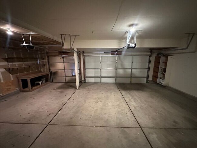 Building Photo - MOVE IN SPECIAL!! DEPOSIT MOVES YOU IN!!!