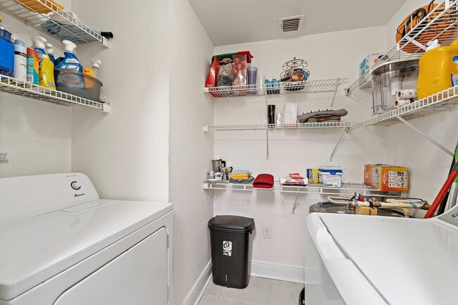 Building Photo - 2809 Amalei Dr