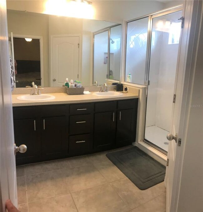 Building Photo - 3804 Silverlake Way