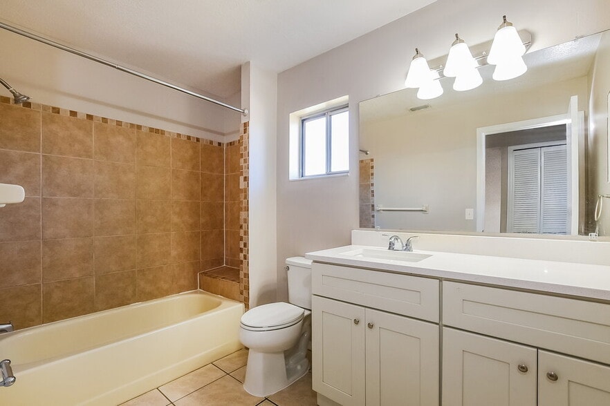 Building Photo - 1871 Meadowgold Ln