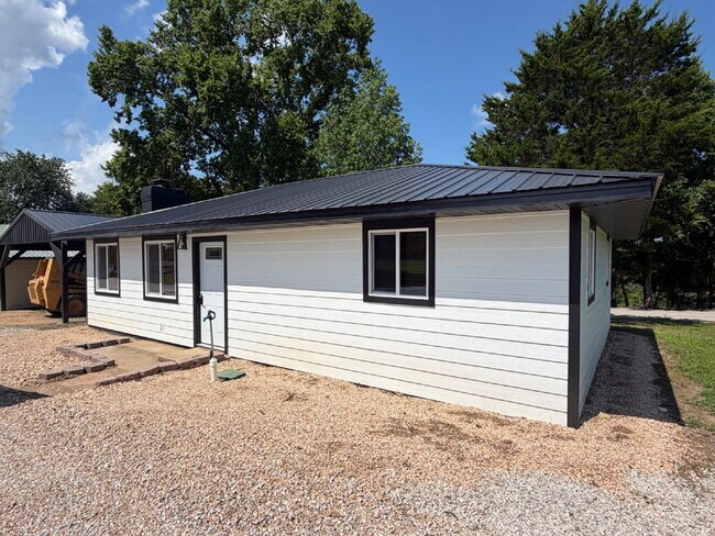 Building Photo - 21167 Narrows Ln