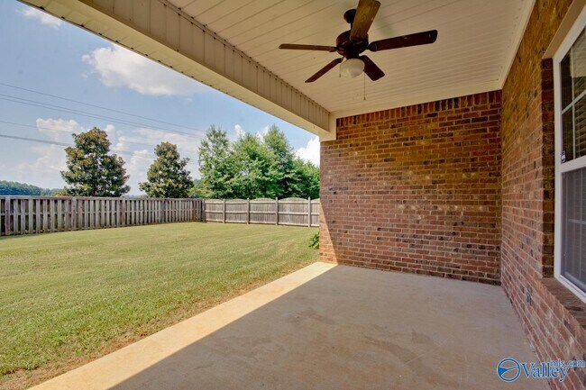Building Photo - 112 SW Autumn Cove Dr