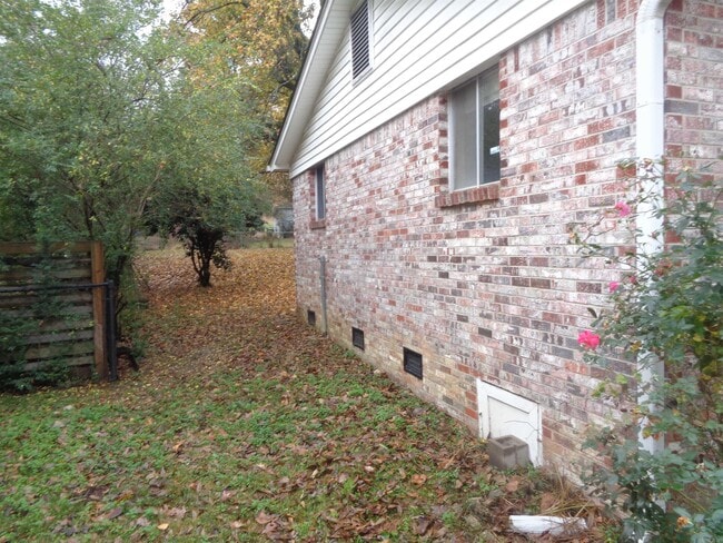 Building Photo - 9209 Clover Hl Rd