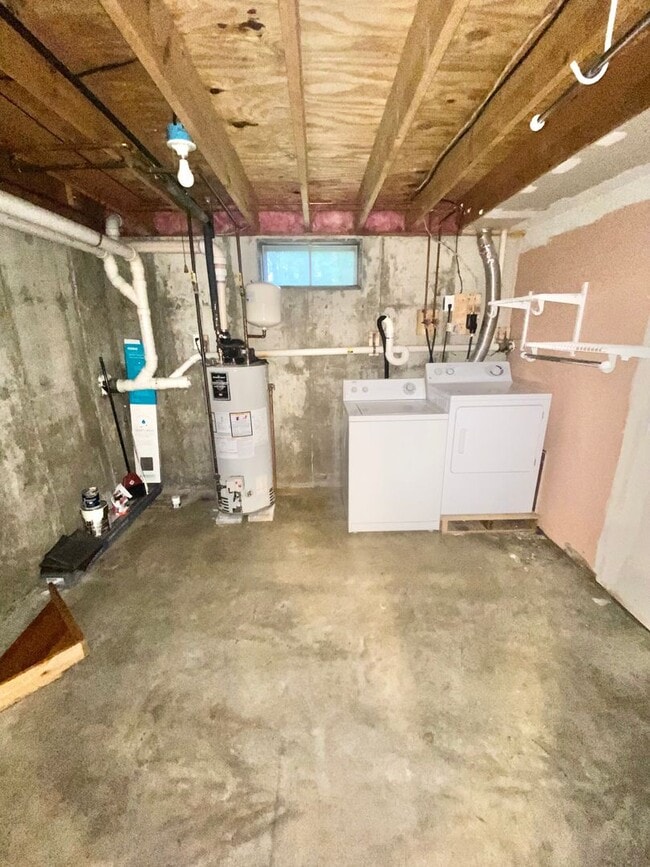 Building Photo - 56 Morellen Ln