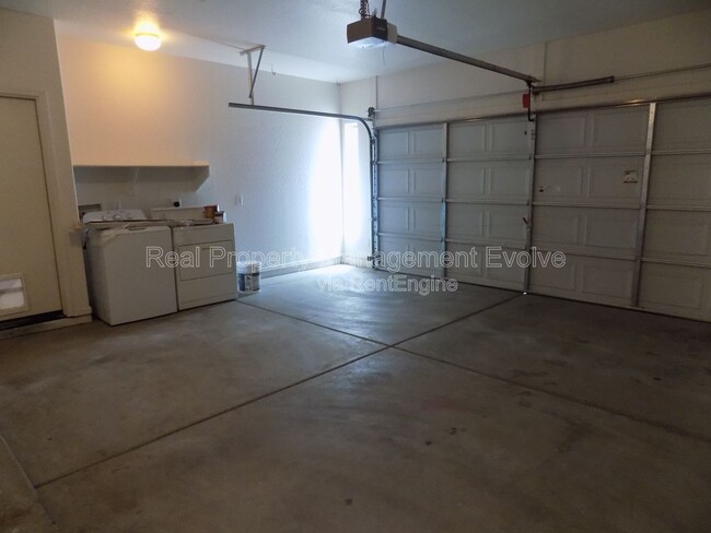 Building Photo - 13444 W Rhine Ln