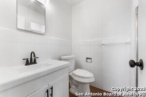 Building Photo - 4407 Bikini Dr