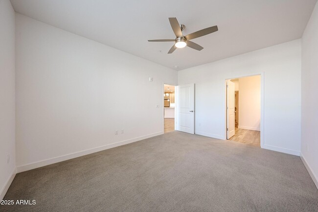Building Photo - 2511 W Queen Creek Rd