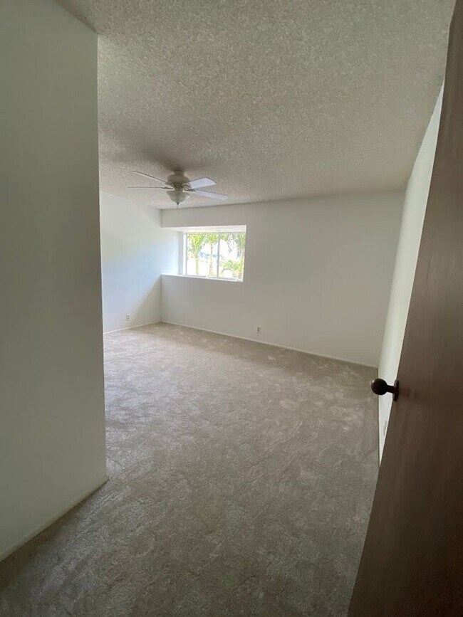 Building Photo - 46-063-63 Emepela Pl