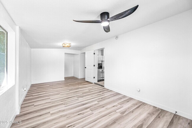 Building Photo - 1608 E Hudson Dr