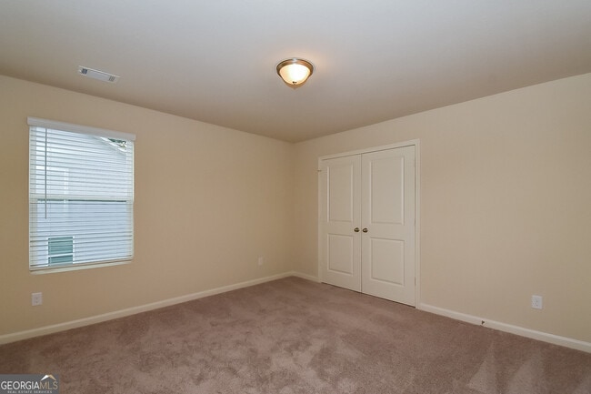 Building Photo - 220 Augusta Woods Dr