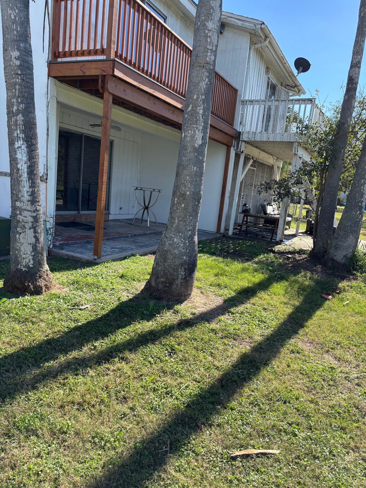 BBQ Area - 714 Continental Dr