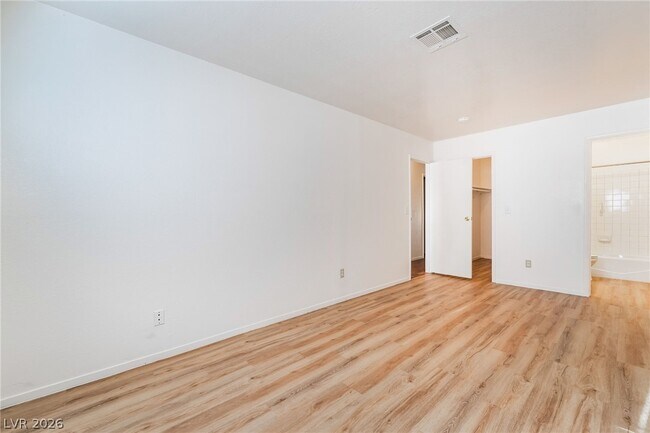 Building Photo - 1611 E Harmon Ave