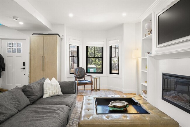 Building Photo - 4 Fairlee St