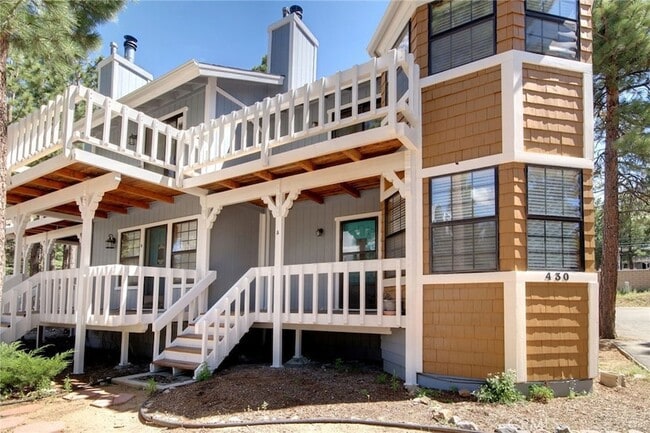 Building Photo - 430 E Country Club Blvd