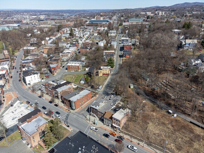 Building Photo - 383 Congress St