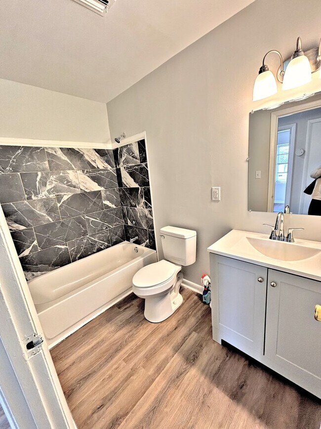 Building Photo - HOUSE FOR RENT - DECATUR NE