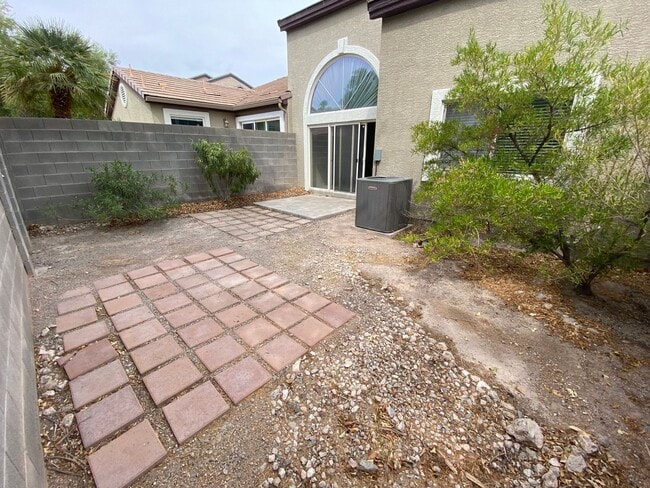 Building Photo - 10185 Birch Bluff Ln