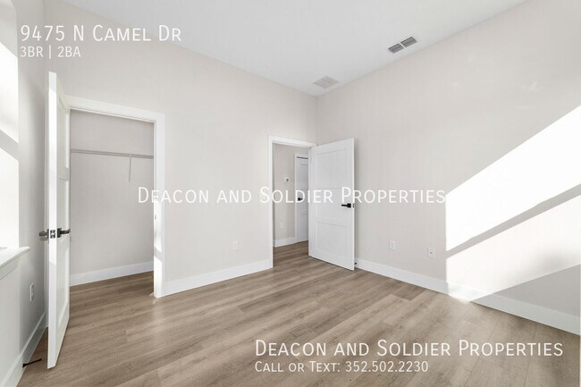 Building Photo - 9475 N Camel Dr