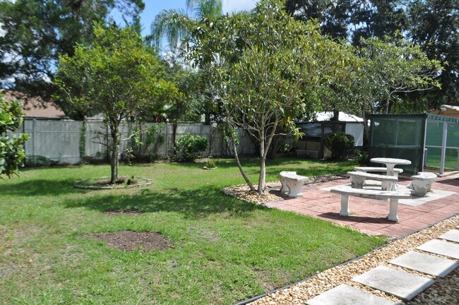 Building Photo - Lovely home in Pine Lakes