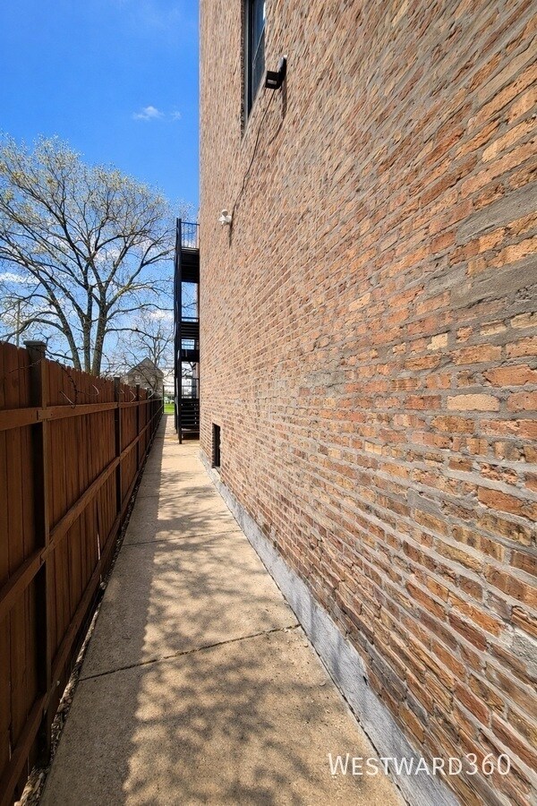 Building Photo - 5172 S Michigan Ave