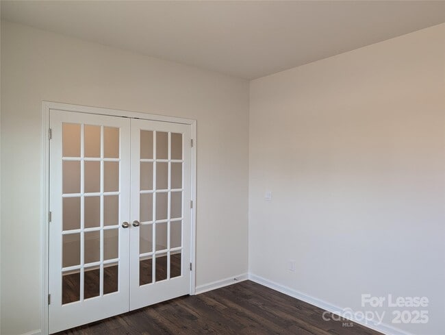 Building Photo - 10731 Claystone Dr