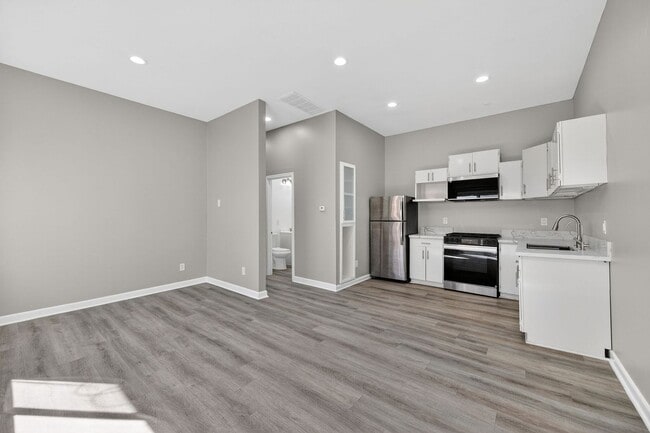 Building Photo - Cozy, perfectly located 2 bedroom unit in San Diego!