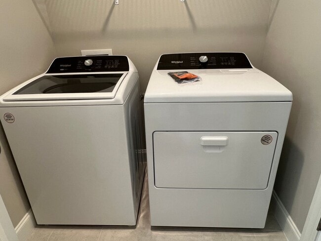 Building Photo - Lovely Three Bedroom Townhouse in Washington Square!- Ask About Our Move In Incentives