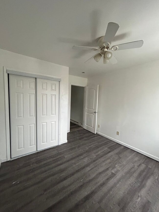 Building Photo - 105 W Emeline St