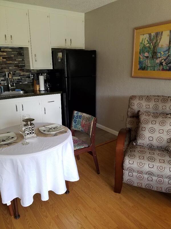 Building Photo - 355 Kalanianaole St