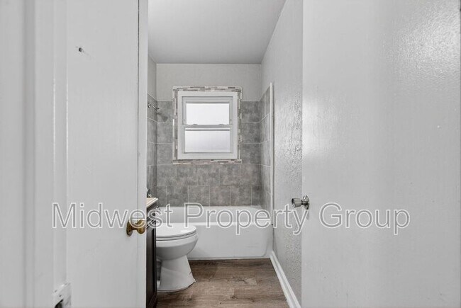 Building Photo - 1157 Redman Blvd