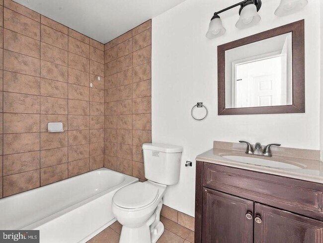 Building Photo - 13093 Blakeslee Dr