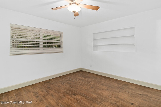 Building Photo - 2157 Barracuda Ave
