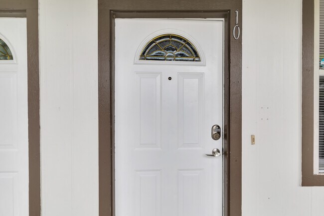 Building Photo - 6519 W Newberry Rd