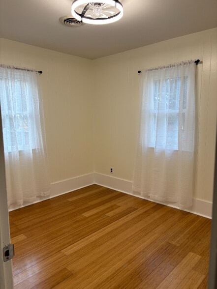 Building Photo - 43859 Bardmore Way