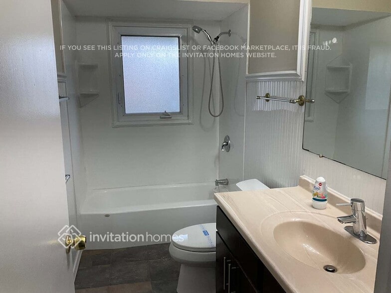 Building Photo - 5925 W 91st St