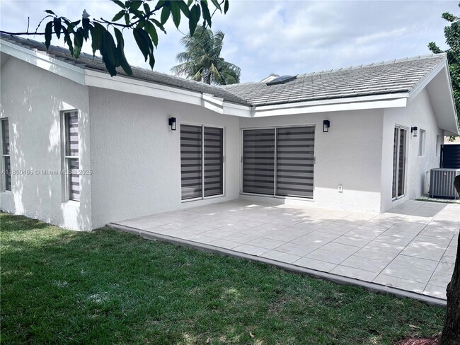 Building Photo - 14910 SW 92nd Terrace