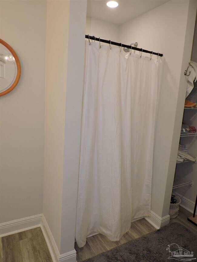 Building Photo - 7170 Village Ln