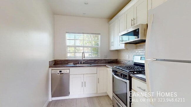 Building Photo - 19020 Sylvan St