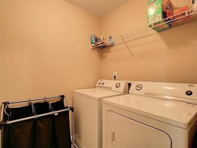 Building Photo - 1083 Brownstone Dr SW