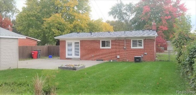 Building Photo - 35633 Seville St