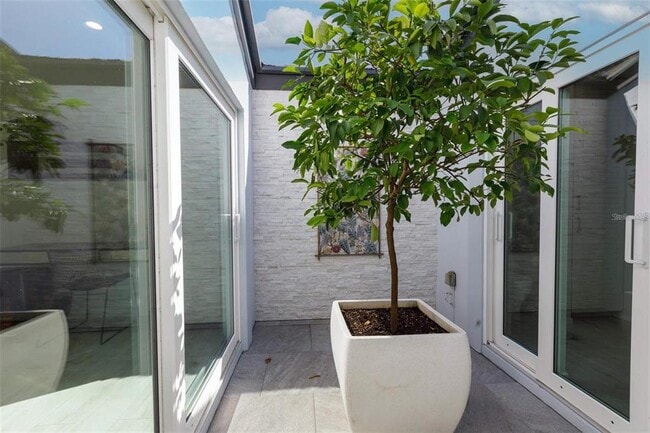 Building Photo - 3694 Glen Oaks Manor Dr