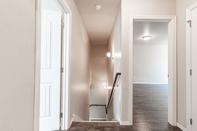 Building Photo - Buena Vida awaits for you!