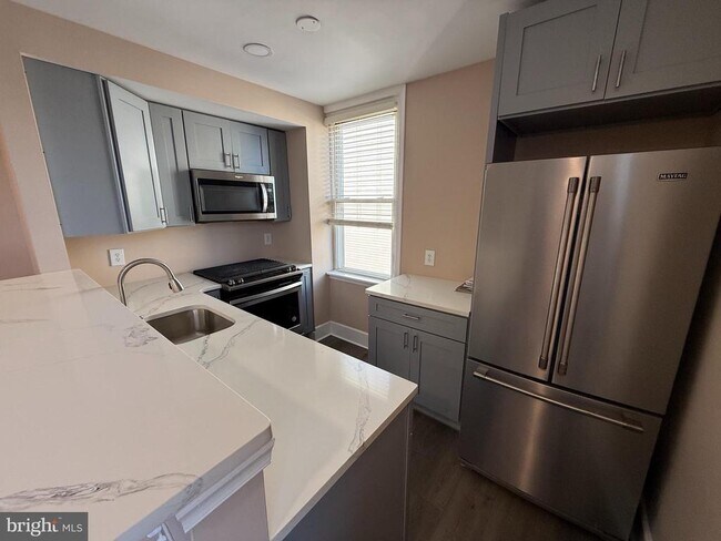Building Photo - 2423 E Allegheny Ave