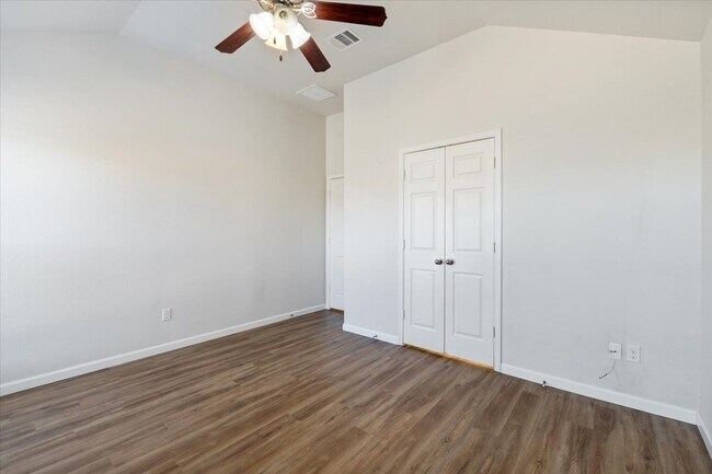 Building Photo - 326 Emerald Ridge Dr