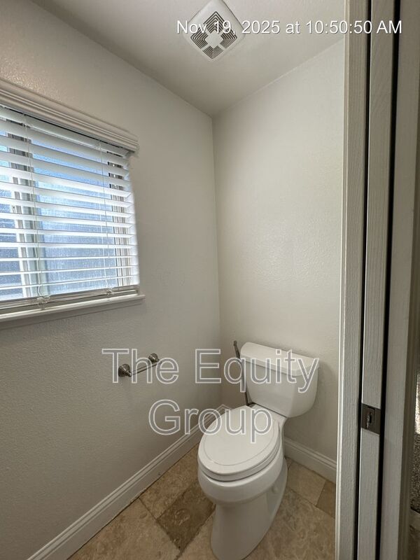 Building Photo - 4909 W Leighson Ave