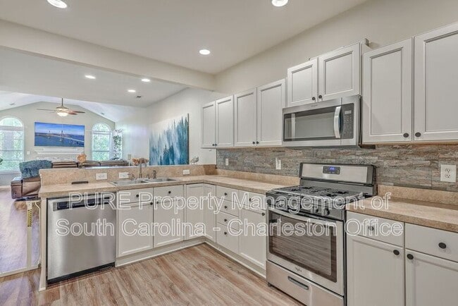 Building Photo - 8800 Dorchester Rd